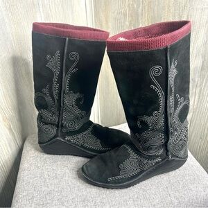 Puma Monsoon Embroidered Suede Boots
